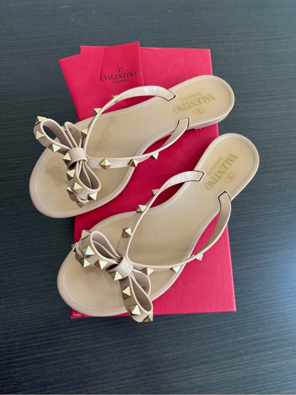 Valentino Nude Rockstud Bow Jelly Thong Sandals - Women's